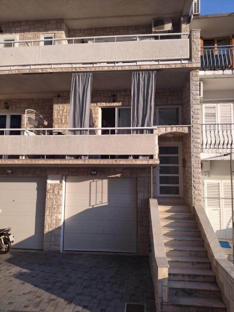 Vela Apartament Podgora